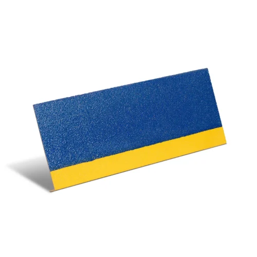Trinsikring Step Cover i blå med gul forkant fra Real Safety, skridsikker FRP til opgradering på trappetrin